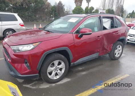 2021 Toyota Rav4 Xle z USA, uszkodzony, nr VIN 2T3W1RFV6MW114228